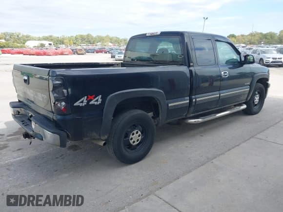 ✅ 2000 Chevrolet Silverado 1500 • VIN: 1GCEK19V8YE364816 • Lot: 43410219. Wystawiony na IAAI z przebiegiem 199 597 mil. Bezpłatny archiwum sprzedaży aukcyjnych z USA i szczegółowy raport historii pojazdu na DreamBid. Zdjęcie 4.