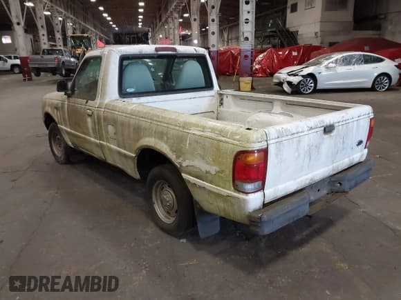 ✅ 1999 Ford Ranger XL • VIN: 1FTYR10C2XPB58611 • Lot: 42475655. Listed on IAAI with 117,372 mi. Free auction sales archive from the USA and detailed vehicle history report at DreamBid. Image 3.