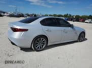 ✅ 2022 Alfa Romeo Giulia • VIN: ZARFAMAN3N7662989 • Lot: 91360545. Wystawiony na Copart z przebiegiem 42 336 mil. Bezpłatny archiwum sprzedaży aukcyjnych z USA i szczegółowy raport historii pojazdu na DreamBid. Zdjęcie 3.