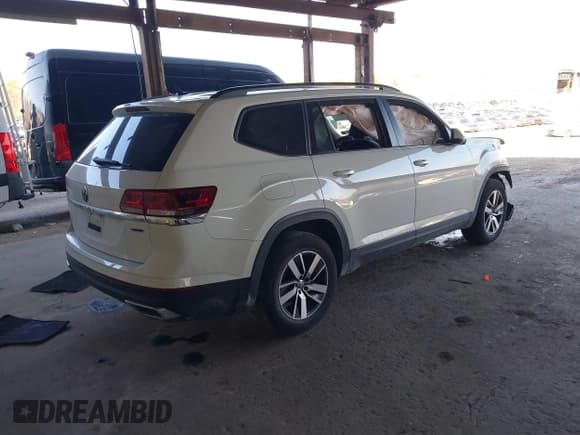 ✅ 2022 Volkswagen Atlas SE • VIN: 1V2LP2CA1NC531866 • Lot: 41677402. Wystawiony na IAAI z przebiegiem 35 407 mil. Bezpłatny archiwum sprzedaży aukcyjnych z USA i szczegółowy raport historii pojazdu na DreamBid. Zdjęcie 4.