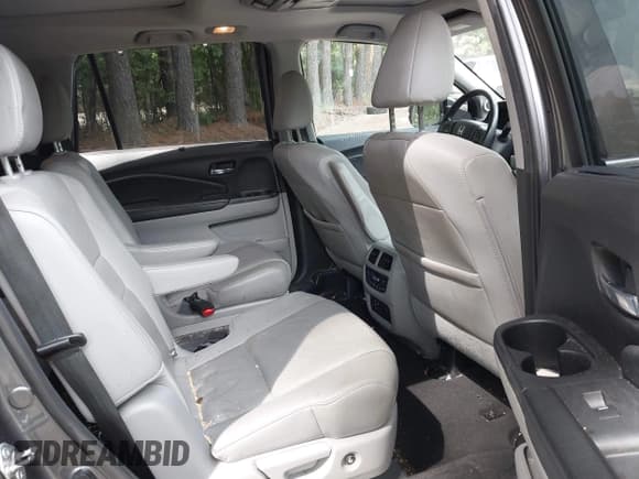 ✅ 2017 Honda Pilot Elite • VIN: 5FNYF6H02HB100235 • Lot: 43026575. Wystawiony na IAAI z przebiegiem 174 362 mil. Bezpłatny archiwum sprzedaży aukcyjnych z USA i szczegółowy raport historii pojazdu na DreamBid. Zdjęcie 8.