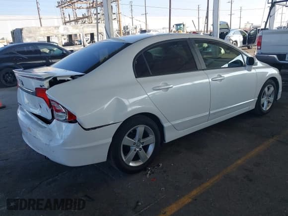 ✅ 2011 Honda Civic LX-S • VIN: 2HGFA1F64BH537107 • Лот: 43622400. Опубликован ранее на IAAI с пробегом 175 651 миль. Бесплатный доступ к архиву аукционных продаж из США и подробный отчёт об истории автомобиля на DreamBid. Изображение 4.