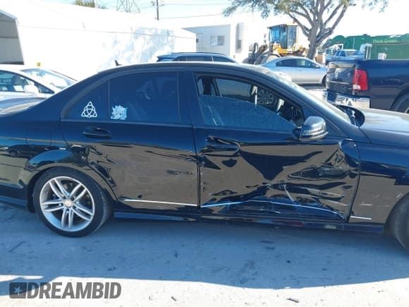 ✅ 2014 Mercedes-Benz C 250 Sport • VIN: WDDGF4HB9EG249699 • Lot: 38790250. Listed on IAAI with 103,350 mi. Free auction sales archive from the USA and detailed vehicle history report at DreamBid. Image 6.