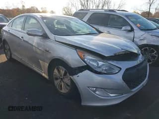 ✅ 2013 Hyundai Sonata • VIN: KMHEC4A46DA051021 • Лот: 43595389. Опубликован ранее на IAAI с пробегом 142 239 миль. Бесплатный доступ к архиву аукционных продаж из США и подробный отчёт об истории автомобиля на DreamBid. Изображение 1.