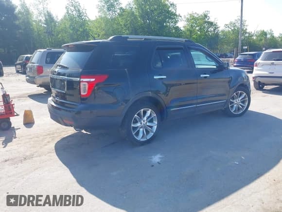 ✅ 2012 Ford Explorer XLT • VIN: 1FMHK7D89CGA50585 • Lot: 42387923. Wystawiony na IAAI z przebiegiem 177 766 mil. Bezpłatny archiwum sprzedaży aukcyjnych z USA i szczegółowy raport historii pojazdu na DreamBid. Zdjęcie 4.