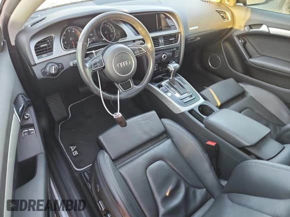 ✅ 2014 Audi A5 Premium Plus • VIN: WAULFAFR3EA018045 • Lot: 82786375. Wystawiony na Copart z przebiegiem 59 438 mil. Bezpłatny archiwum sprzedaży aukcyjnych z USA i szczegółowy raport historii pojazdu na DreamBid. Zdjęcie 8.