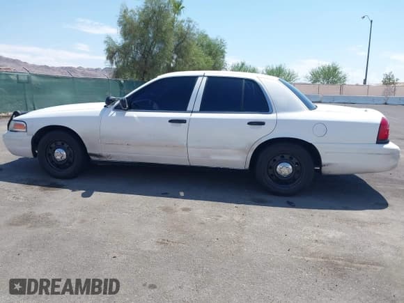 ✅ 2008 Ford Police Interceptor • VIN: 2FAFP71V58X173251 • Lot: 42785750. Listed on IAAI with Not provided. Free auction sales archive from the USA and detailed vehicle history report at DreamBid. Image 13.