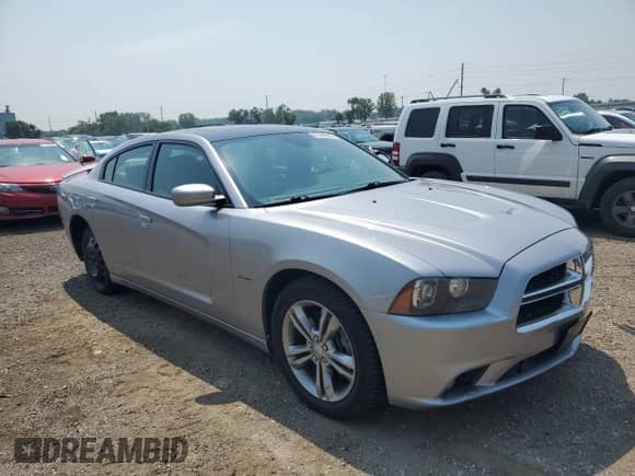 ✅ 2013 Dodge Charger RT • VIN: 2C3CDXDT4DH702181 • Lot: 67349965. Wystawiony na Copart z przebiegiem 109 187 mil. Bezpłatny archiwum sprzedaży aukcyjnych z USA i szczegółowy raport historii pojazdu na DreamBid. Zdjęcie 4.