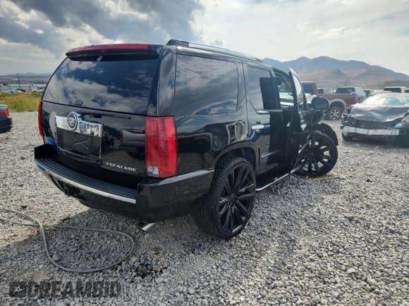 ✅ 2007 Cadillac Escalade • VIN: 1GYFK63877R133797 • Lot: 70394795. Listed on Copart with 165,381 mi. Free auction sales archive from the USA and detailed vehicle history report at DreamBid. Image 3.