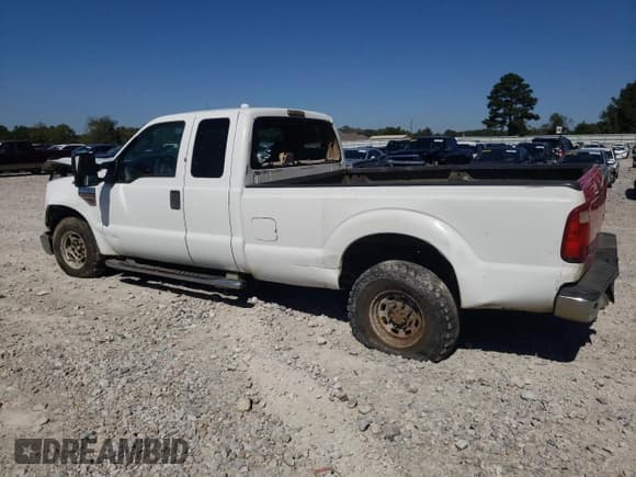 ✅ 2010 Ford F-250 • VIN: 1FTSX2AR6AEB04459 • Lot: 81517675. Listed on Copart with 375,988 mi. Free auction sales archive from the USA and detailed vehicle history report at DreamBid. Image 2.