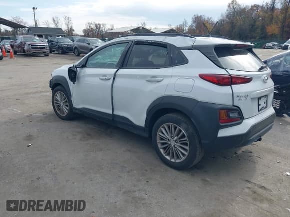 ✅ 2020 Hyundai Kona SEL • VIN: KM8K22AA0LU399099 • Lot: 43686003. Wystawiony na IAAI z przebiegiem 50 434 mil. Bezpłatny archiwum sprzedaży aukcyjnych z USA i szczegółowy raport historii pojazdu na DreamBid. Zdjęcie 3.