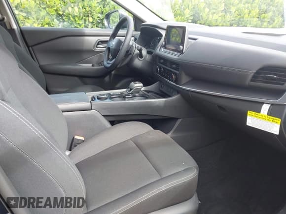 ✅ 2025 Nissan Rogue S • VIN: 5N1BT3AB6SC853971 • Lot: 43285480. Wystawiony na IAAI z przebiegiem 36 mil. Bezpłatny archiwum sprzedaży aukcyjnych z USA i szczegółowy raport historii pojazdu na DreamBid. Zdjęcie 5.