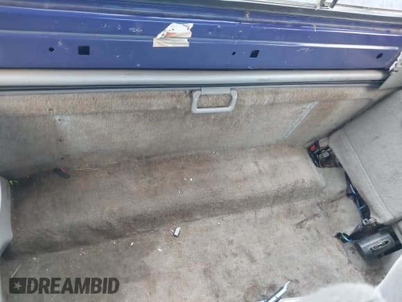 ✅ 1997 Ford Ranger XL • VIN: 1FTCR14A4VPA66223 • Lot: 41921556. Wystawiony na IAAI z przebiegiem 216 599 mil. Bezpłatny archiwum sprzedaży aukcyjnych z USA i szczegółowy raport historii pojazdu na DreamBid. Zdjęcie 8.