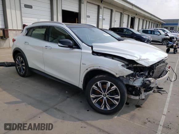 ✅ 2017 Infiniti QX30 Premium • VIN: SJKCH5CR9HA038939 • Lot: 59162415. Wystawiony na Copart z przebiegiem 75 925 mil. Bezpłatny archiwum sprzedaży aukcyjnych z USA i szczegółowy raport historii pojazdu na DreamBid. Zdjęcie 4.