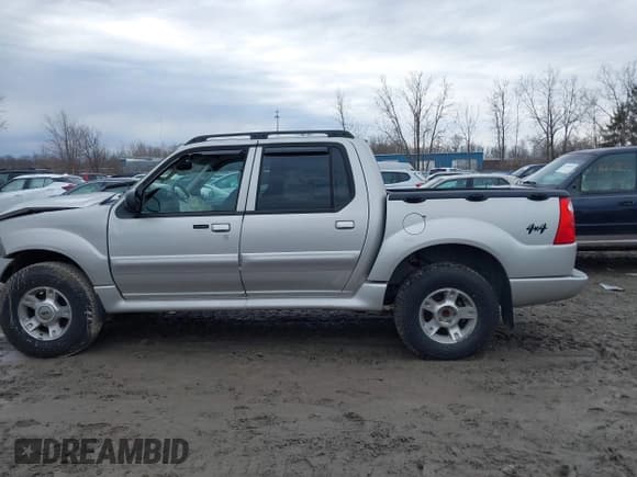 ✅ 2004 Ford Explorer Sport Trac XLS • VIN: 1FMZU77K64UB25994 • Lot: 41694141. Listed on IAAI with 108,356 mi. Free auction sales archive from the USA and detailed vehicle history report at DreamBid. Image 14.