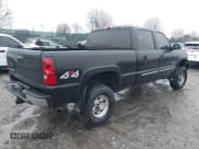 ✅ 2006 Chevrolet Silverado 2500HD LT3 • VIN: 1GCHK23U96F135779 • Lot: 43832475. Wystawiony na IAAI z przebiegiem Nie podano. Bezpłatny archiwum sprzedaży aukcyjnych z USA i szczegółowy raport historii pojazdu na DreamBid. Zdjęcie 4.