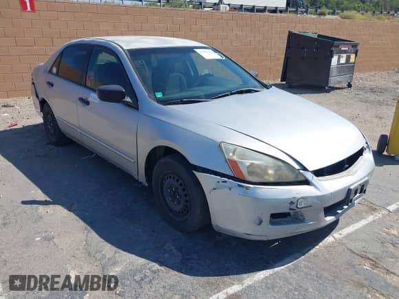 2007 Honda Accord VP with VIN JHMCM56137C006204, listed as a IAAI auction lot 43105342 with 277,322 mi miles and . Bid and sale history available at DreamBid. Image 1.