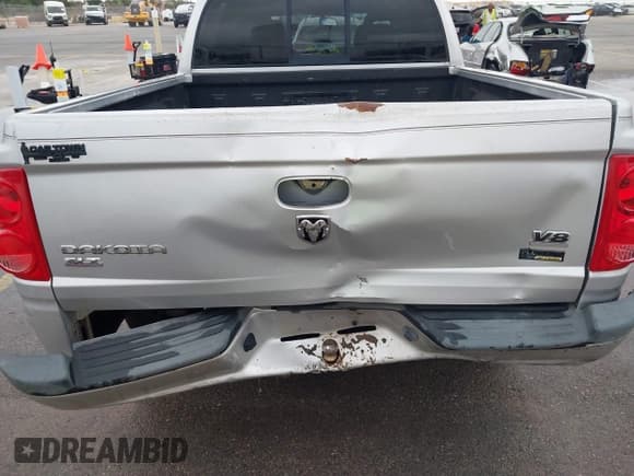 ✅ 2007 Dodge Dakota SLT • VIN: 1D7HE48P37S164764 • Лот: 41883989. Опубликован ранее на IAAI с пробегом 177 017 миль. Бесплатный доступ к архиву аукционных продаж из США и подробный отчёт об истории автомобиля на DreamBid. Изображение 6.