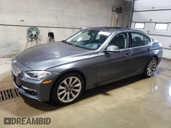 ✅ 2013 BMW 3 Series ActiveHybrid 3 • VIN: WBA3F9C54DF484083 • Lot: 67670245. Wystawiony na Copart z przebiegiem 115 517 mil. Bezpłatny archiwum sprzedaży aukcyjnych z USA i szczegółowy raport historii pojazdu na DreamBid. Zdjęcie 1.