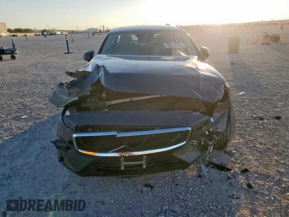 ✅ 2019 Volvo S60 Momentum • VIN: 7JR102FK7KG009122 • Lot: 92012725. Wystawiony na Copart z przebiegiem 47 310 mil. Bezpłatny archiwum sprzedaży aukcyjnych z USA i szczegółowy raport historii pojazdu na DreamBid. Zdjęcie 5.