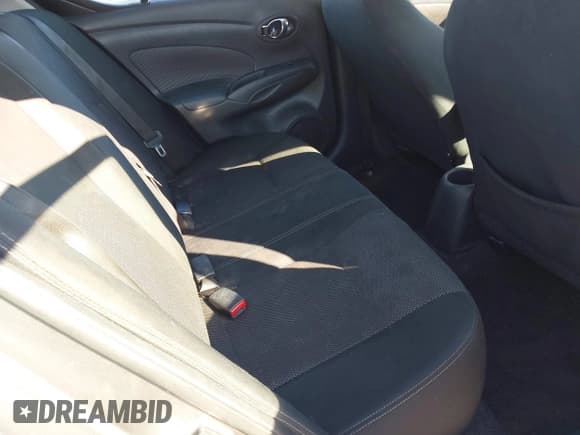 ✅ 2019 Nissan Versa SV • VIN: 3N1CN7AP6KL846483 • Lot: 43911986. Listed on IAAI with 144,937 mi. Free auction sales archive from the USA and detailed vehicle history report at DreamBid. Image 8.