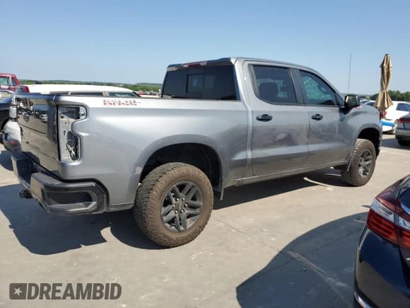 ✅ 2021 Chevrolet Silverado 1500 LT Trail Boss • VIN: 3GCPYFEL3MG361902 • Lot: 54834004. Wystawiony na Copart z przebiegiem 67 680 mil. Bezpłatny archiwum sprzedaży aukcyjnych z USA i szczegółowy raport historii pojazdu na DreamBid. Zdjęcie 3.