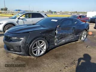 2019 Chevrolet Camaro 1LT z VIN 1G1FB1RS0K0115952, wystawiony jako Copart lot #80078835 z przebiegiem 55 190 mil mil oraz Czysty tytuł • Clean title. Historia ofert i sprzedaży dostępna na DreamBid. Obrazek 1.