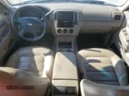 ✅ 2003 Ford Explorer XLT • VIN: 1FMZU63K43UC64682 • Lot: 65579125. Wystawiony na Copart z przebiegiem 205 234 mil. Bezpłatny archiwum sprzedaży aukcyjnych z USA i szczegółowy raport historii pojazdu na DreamBid. Zdjęcie 8.