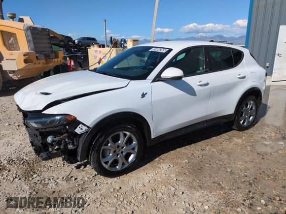 2024 Dodge Hornet R/T z VIN ZACPDFCW2R3A27706, wystawiony jako Copart lot #55968365 z przebiegiem 26 358 mil mil oraz Nie do naprawy • Non repairable. Historia ofert i sprzedaży dostępna na DreamBid. Obrazek 1.