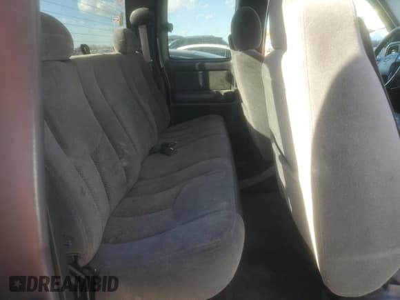 ✅ 2004 Chevrolet Silverado 2500HD LS • VIN: 1GCHK29U24E111656 • Lot: 90936125. Wystawiony na Copart z przebiegiem 196 065 mil. Bezpłatny archiwum sprzedaży aukcyjnych z USA i szczegółowy raport historii pojazdu na DreamBid. Zdjęcie 10.