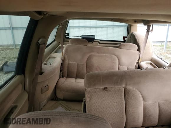 ✅ 1995 Chevrolet Suburban • VIN: 1GNFK16K0SJ430411 • Lot: 79208624. Wystawiony na Copart z przebiegiem 316 229 mil. Bezpłatny archiwum sprzedaży aukcyjnych z USA i szczegółowy raport historii pojazdu na DreamBid. Zdjęcie 10.