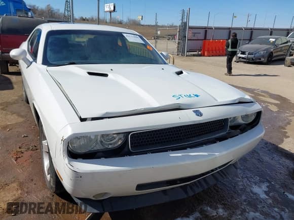 ✅ 2009 Dodge Challenger SE • VIN: 2B3LJ44V19H522220 • Lot: 41634444. Wystawiony na IAAI z przebiegiem 192 354 mil. Bezpłatny archiwum sprzedaży aukcyjnych z USA i szczegółowy raport historii pojazdu na DreamBid. Zdjęcie 12.