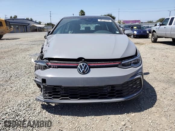 ✅ 2023 Volkswagen Golf GTI SE • VIN: WVWSA7CD4PW125863 • Lot: 60133795. Wystawiony na Copart z przebiegiem 18 140 mil. Bezpłatny archiwum sprzedaży aukcyjnych z USA i szczegółowy raport historii pojazdu na DreamBid. Zdjęcie 5.