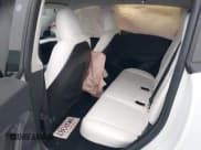 ✅ 2024 Tesla Model Y Performance • VIN: 7SAYGDEF6RF112421 • Lot: 43566102. Wystawiony na IAAI z przebiegiem 11 378 mil. Bezpłatny archiwum sprzedaży aukcyjnych z USA i szczegółowy raport historii pojazdu na DreamBid. Zdjęcie 8.