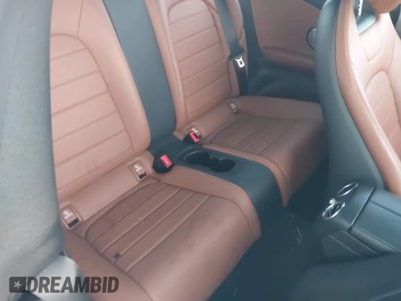 ✅ 2020 Mercedes-Benz C 300 • VIN: W1KWJ8EB9LF985504 • Lot: 43325727. Wystawiony na IAAI z przebiegiem 74 935 mil. Bezpłatny archiwum sprzedaży aukcyjnych z USA i szczegółowy raport historii pojazdu na DreamBid. Zdjęcie 8.