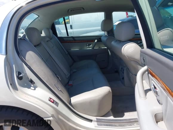 ✅ 2004 Kia Amanti • VIN: KNALD124X45023346 • Lot: 43012500. Wystawiony na IAAI z przebiegiem 98 435 mil. Bezpłatny archiwum sprzedaży aukcyjnych z USA i szczegółowy raport historii pojazdu na DreamBid. Zdjęcie 8.