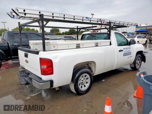 ✅ 2013 Chevrolet Silverado 1500 Work Truck • VIN: 1GCNCPEX8DZ188473 • Lot: 83854045. Wystawiony na Copart z przebiegiem 231 217 mil. Bezpłatny archiwum sprzedaży aukcyjnych z USA i szczegółowy raport historii pojazdu na DreamBid. Zdjęcie 3.