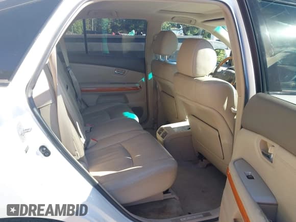 ✅ 2008 Lexus RX 350 • VIN: 2T2HK31U68C082376 • Lot: 43420350. Listed on IAAI with 187,184 mi. Free auction sales archive from the USA and detailed vehicle history report at DreamBid. Image 8.