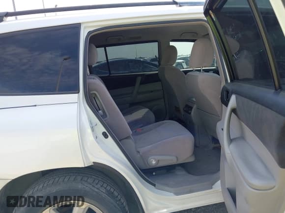 ✅ 2008 Toyota Highlander • VIN: JTEDS41A182006461 • Lot: 43198170. Listed on IAAI with 240,723 mi. Free auction sales archive from the USA and detailed vehicle history report at DreamBid. Image 8.