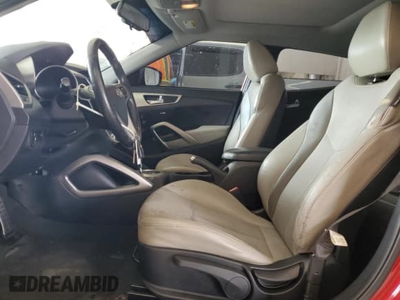 ✅ 2013 Hyundai Veloster w/Black Int • VIN: KMHTC6AD2DU116917 • Lot: 85534785. Listed on Copart with 110,550 mi. Free auction sales archive from the USA and detailed vehicle history report at DreamBid. Image 7.