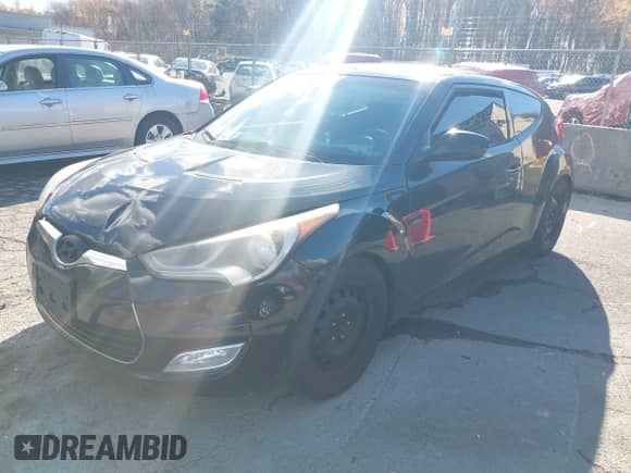 2013 Hyundai Veloster w/Black Int с VIN KMHTC6AD5DU159101, выставлен на аукционе IAAI как лот 43524350 с пробегом 178 189 миль миль и . История ставок и продаж доступна на DreamBid. Изображение 2.