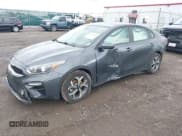 ✅ 2021 Kia Forte LXS • VIN: 3KPF24AD9ME273593 • Lot: 43638985. Wystawiony na IAAI z przebiegiem 55 580 mil. Bezpłatny archiwum sprzedaży aukcyjnych z USA i szczegółowy raport historii pojazdu na DreamBid. Zdjęcie 2.