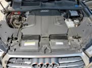 ✅ 2019 Audi Q7 Premium • VIN: WA1AHAF70KD020049 • Lot: 71735765. Wystawiony na Copart z przebiegiem 68 991 mil. Bezpłatny archiwum sprzedaży aukcyjnych z USA i szczegółowy raport historii pojazdu na DreamBid. Zdjęcie 11.