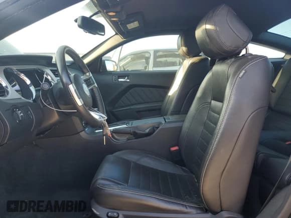 ✅ 2014 Ford Mustang V6 • VIN: 1ZVBP8AM5E5309720 • Лот: 80611155. Опубликован ранее на Copart с пробегом 122 023 миль. Бесплатный доступ к архиву аукционных продаж из США и подробный отчёт об истории автомобиля на DreamBid. Изображение 7.