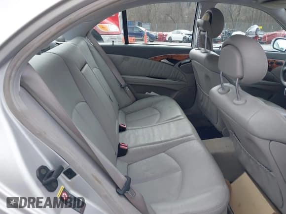 ✅ 2004 Mercedes-Benz E 500 • VIN: WDBUF83J64X161449 • Lot: 42026526. Wystawiony na IAAI z przebiegiem Nie podano. Bezpłatny archiwum sprzedaży aukcyjnych z USA i szczegółowy raport historii pojazdu na DreamBid. Zdjęcie 8.