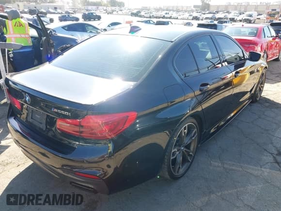 ✅ 2019 BMW 5 Series M550i xDrive • VIN: WBAJB9C52KB289011 • Лот: 43335639. Опубликован ранее на IAAI с пробегом 65 170 миль. Бесплатный доступ к архиву аукционных продаж из США и подробный отчёт об истории автомобиля на DreamBid. Изображение 4.