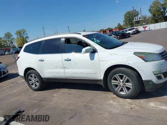 ✅ 2017 Chevrolet Traverse LT • VIN: 1GNKVHKD2HJ215482 • Lot: 43428142. Wystawiony na IAAI z przebiegiem 197 327 mil. Bezpłatny archiwum sprzedaży aukcyjnych z USA i szczegółowy raport historii pojazdu na DreamBid. Zdjęcie 13.