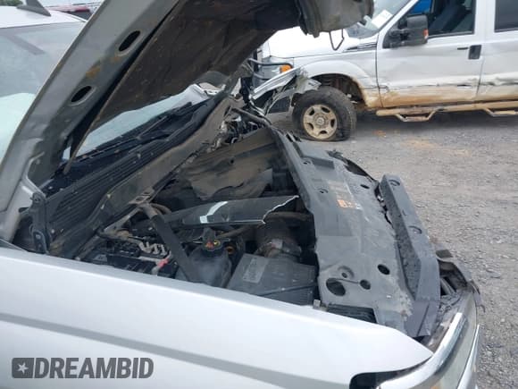 ✅ 2015 Chevrolet Silverado 2500HD LT • VIN: 1GC1KVEG9FF640344 • Lot: 43345081. Listed on IAAI with 294,853 mi. Free auction sales archive from the USA and detailed vehicle history report at DreamBid. Image 18.