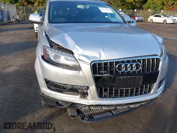 ✅ 2013 Audi Q7 Premium Plus • VIN: WA1LGAFE6DD006668 • Lot: 43479597. Listed on IAAI with 109,379 mi. Free auction sales archive from the USA and detailed vehicle history report at DreamBid. Image 6.
