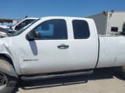 ✅ 2010 Chevrolet Silverado 2500HD • VIN: 1GC5CVBG2AZ222556 • Lot: 41948331. Wystawiony na IAAI z przebiegiem 213 515 mil. Bezpłatny archiwum sprzedaży aukcyjnych z USA i szczegółowy raport historii pojazdu na DreamBid. Zdjęcie 14.